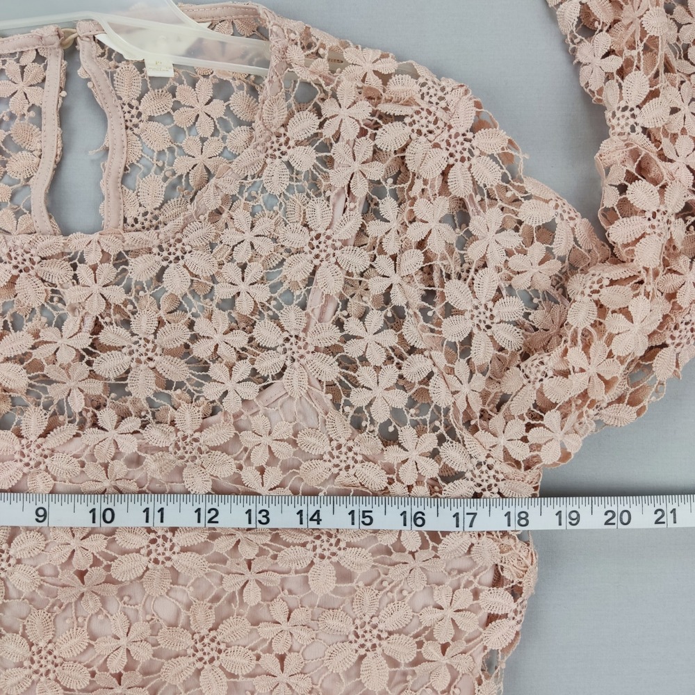 Adiva Blouse Womens Medium Pink Floral Crochet Lace Bell Sleeve Keyhole Top - Picture 4 of 8